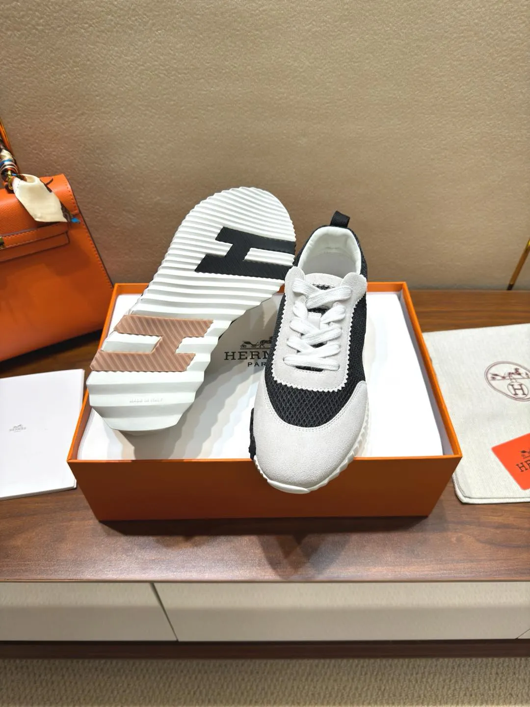 💕💕Factory direct selling price p640💕💕 Men ➕20💰Hermes 🐎24 new sports shoes 🆕 H family 2024giga new sports shoes **3cm, a real artifact, original molded outsole, very stylish and light, perfect foot feel💯 size: 34-46 (customized at 34.45.46)